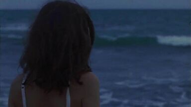 Léonie Dahan-Lamort topless in L'Île et le continent