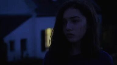 Léonie Dahan-Lamort topless in L'Île et le continent