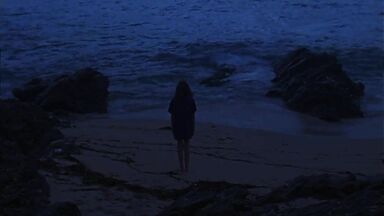 Léonie Dahan-Lamort topless in L'Île et le continent