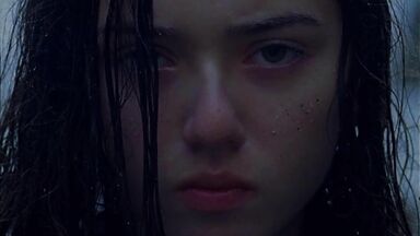 Léonie Dahan-Lamort topless in L'Île et le continent