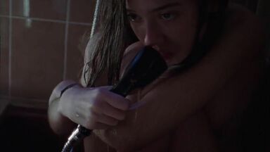 Léonie Dahan-Lamort topless in L'Île et le continent