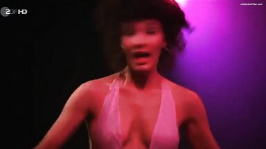 Young Mary Steenburgen strip tease in Melvin and Howard