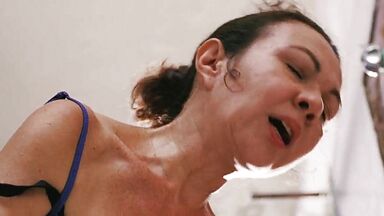 MILF masturbation scene