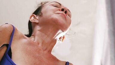 MILF masturbation scene