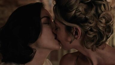 Analeigh Tipton and Marta Gastini lesbic scene in Compulsion