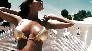 Nude girls in Crank 2: High Voltage (2009)