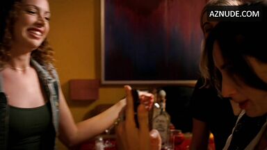 Lesbic threesome kiss