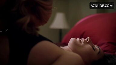 Lesbic threesom scene