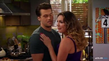 Kelly Brook big tits cleavege