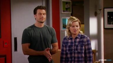 Kelly Brook big tits cleavege