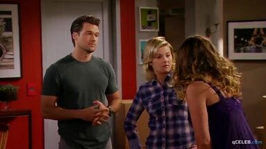 Kelly Brook big tits cleavege