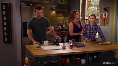 Kelly Brook big tits cleavege