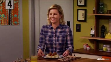 Kelly Brook big tits cleavege