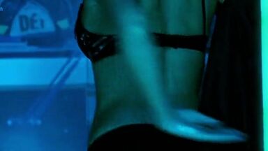 Ashley Scott striping