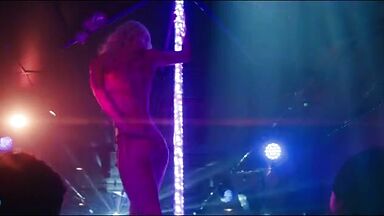 Elle Evans sexy and naked