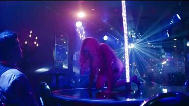 Elle Evans sexy and naked