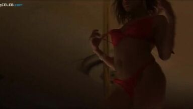 Emily Hynnek pole dancing