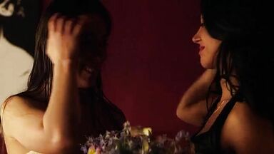 Momona Komagata dancing hot in Peelers