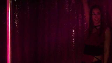 Momona Komagata dancing hot in Peelers