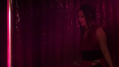 Momona Komagata dancing hot in Peelers