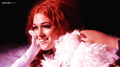 Redhead's erotic dance