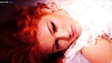 Redhead's erotic dance