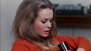 Lesbic scenes from classic movie