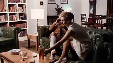 Lesbic scenes from classic movie