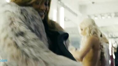 Jennifer Lopez sexy in Hustlers