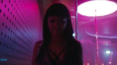 Jennifer Lopez sexy in Hustlers