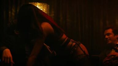 Jennifer Lopez sexy in Hustlers