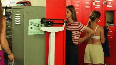 Sydney Sweeney sexy in Everything Sucks!