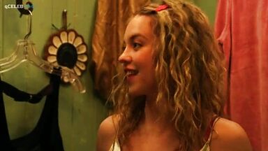 Sydney Sweeney sexy in Everything Sucks!