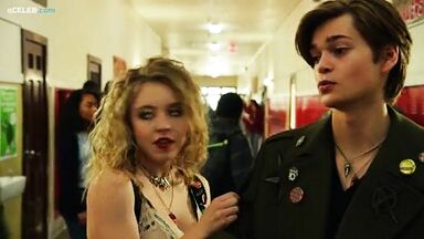 Sydney Sweeney sexy in Everything Sucks!