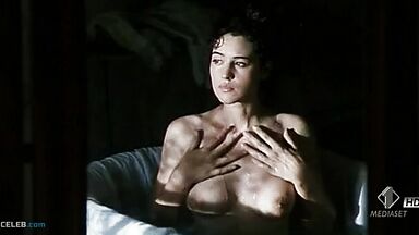 Monica Bellucci hot scenes in Bandits- Love and Liberty