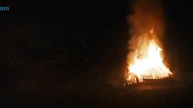 Emilia Clarke full body naked