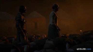 Emilia Clarke full body naked