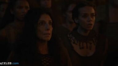 Emilia Clarke full body naked