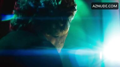 Margot Robbie erotic dance