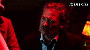 Margot Robbie erotic dance