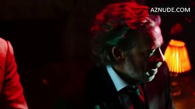 Margot Robbie erotic dance