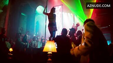 Margot Robbie erotic dance