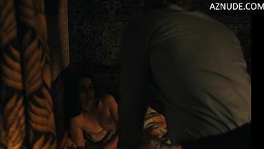 Emilia Clarke fucking hard