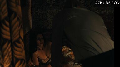 Emilia Clarke fucking hard