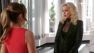 Elizabeth Gillies sexy