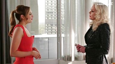 Elizabeth Gillies sexy