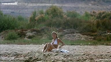 Elsa Pataky sexy in Escape