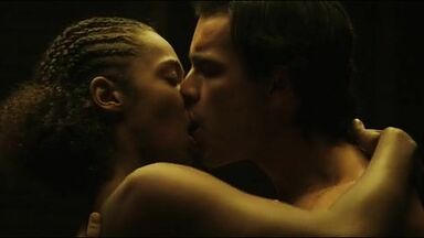 Berta Vazquez nude in Palmeras en la nieve