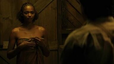 Berta Vazquez nude in Palmeras en la nieve