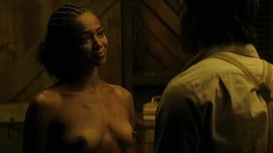 Berta Vazquez nude in Palmeras en la nieve